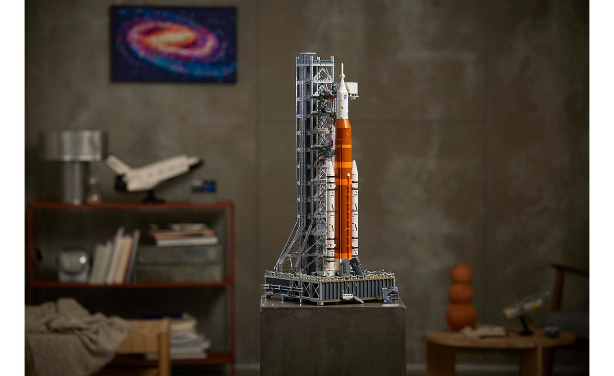 LEGO ICONS NASA Artemis Space Launch System 10341