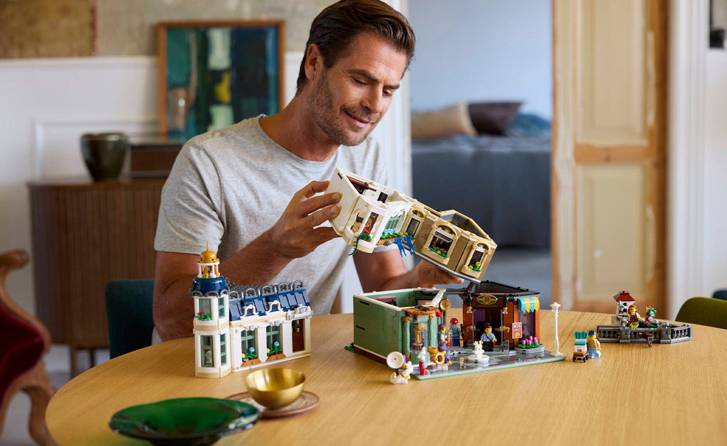 LEGO ICONS Shopping Street 11371
