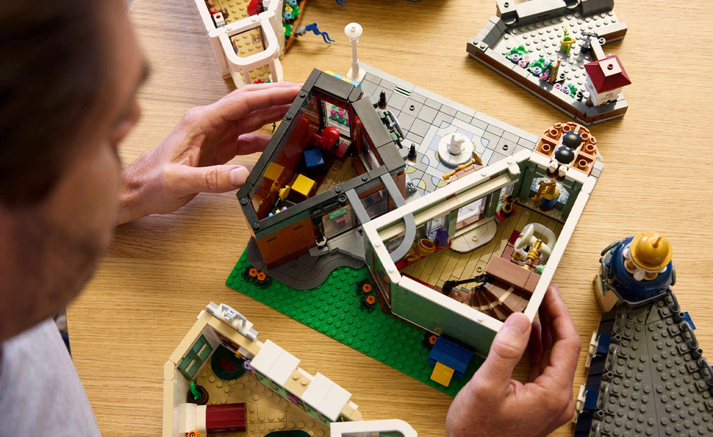 LEGO ICONS Shopping Street 11371