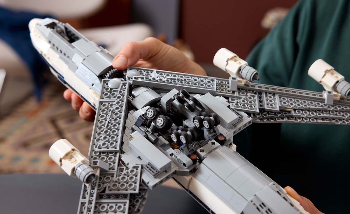 LEGO ICONS Shuttle Carrier Aircraft 10360