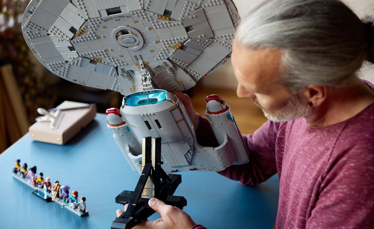 LEGO ICONS Star Trek: U.S.S. Enterprise NCC-1701-D 10356