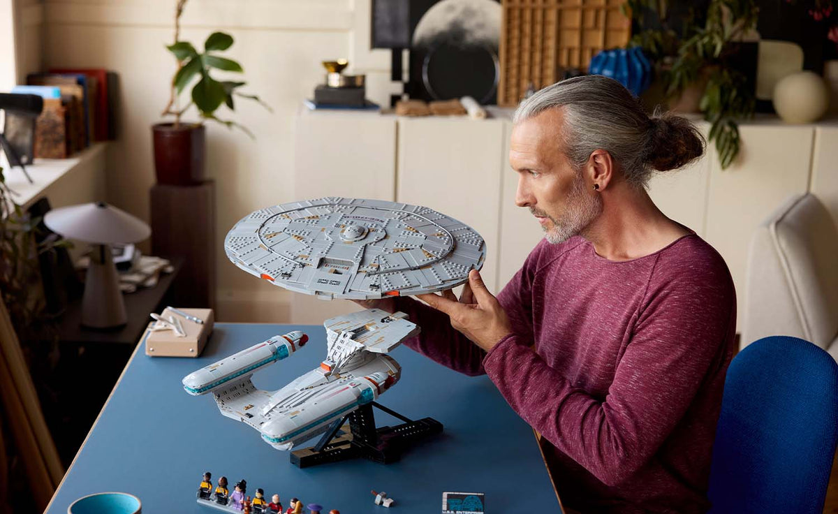 LEGO ICONS Star Trek: U.S.S. Enterprise NCC-1701-D 10356