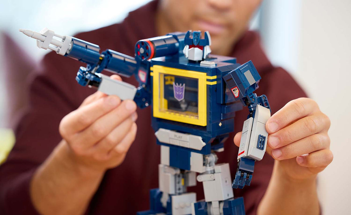 LEGO ICONS Transformers: Soundwave 10358
