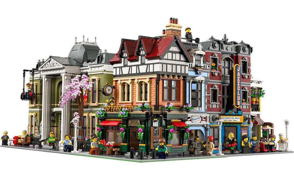 LEGO ICONS Tudor Corner 10350