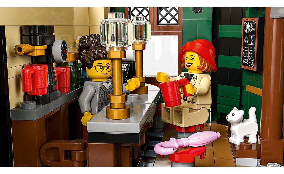 LEGO ICONS Tudor Corner 10350