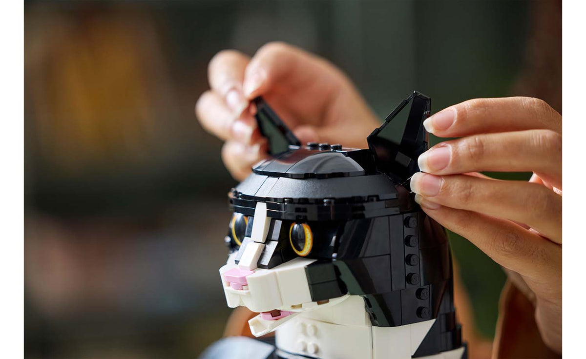LEGO Ideas Tuxedo Cat 21349