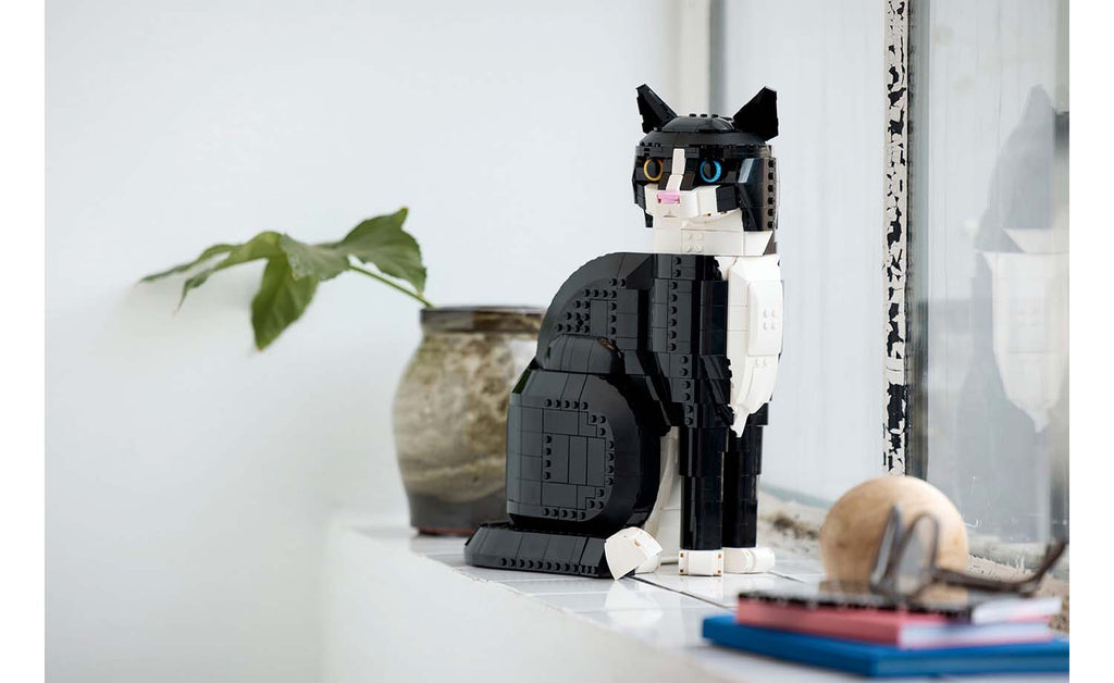 LEGO Ideas Tuxedo Cat 21349