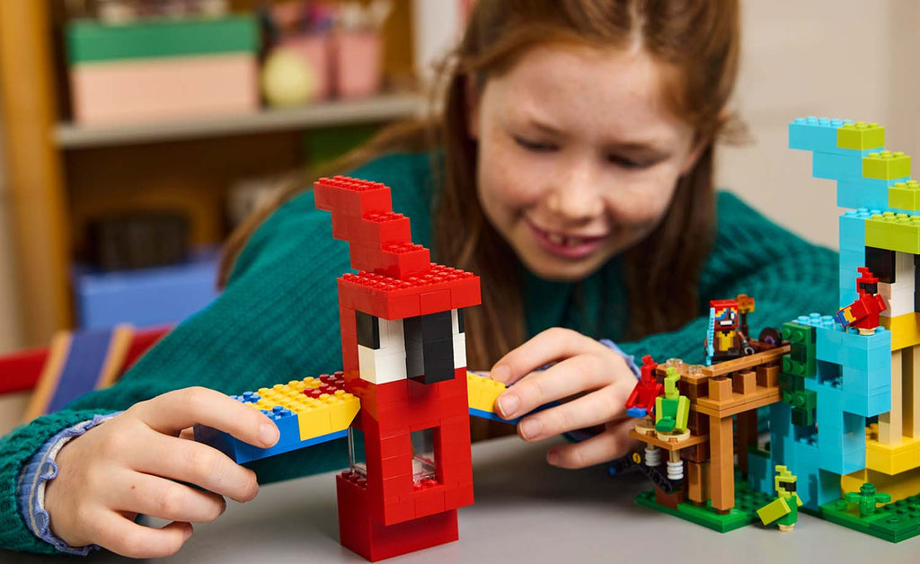 LEGO Minecraft The Parrot Houses 21282