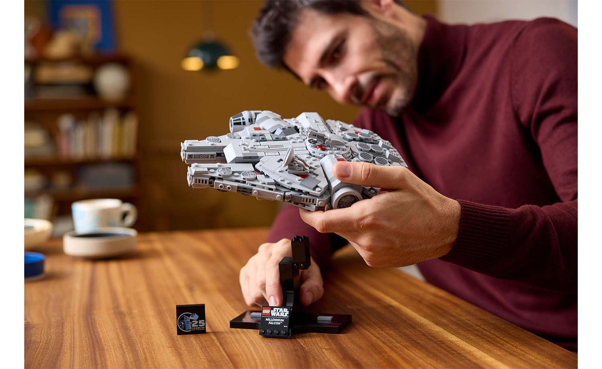 LEGO Star Wars Millennium Falcon 75375