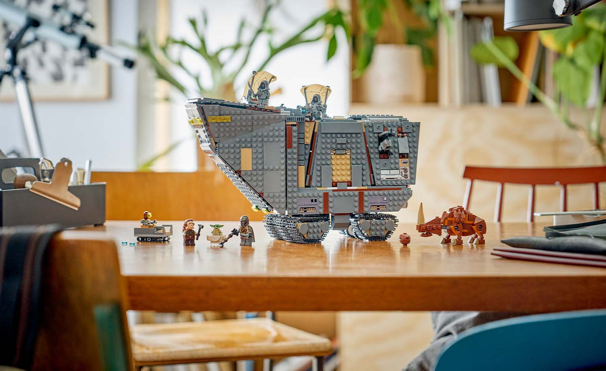 LEGO Star Wars Offworld Sandcrawler and Mudhorn 75453