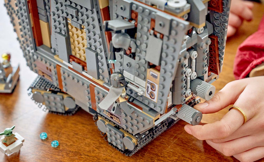 LEGO Star Wars Offworld Sandcrawler and Mudhorn 75453