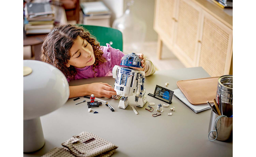 LEGO Star Wars R2-D2 75379