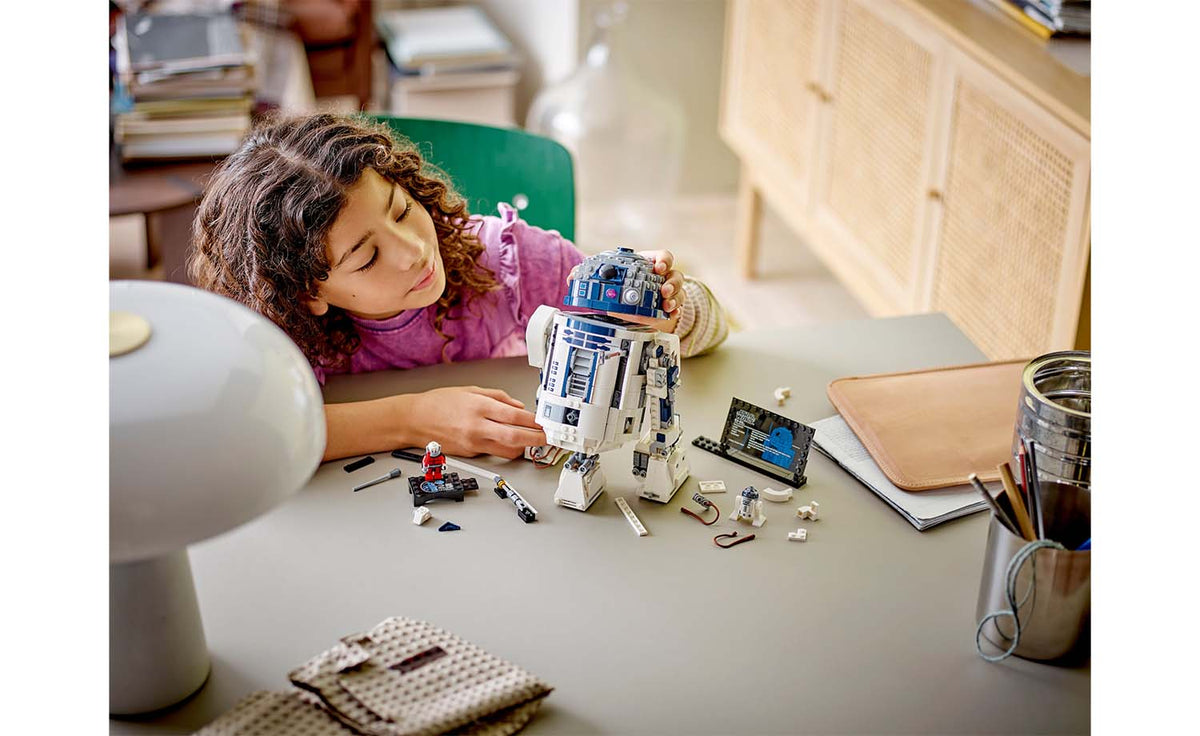 LEGO Star Wars R2-D2 75379