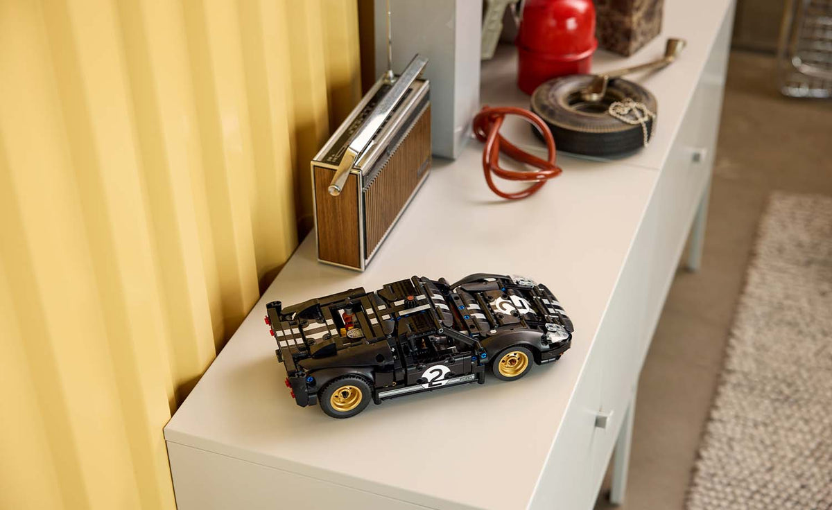 LEGO Technic 1966 Ford GT40 MKII Race Car 42223