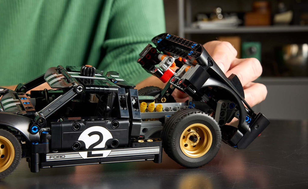LEGO Technic 1966 Ford GT40 MKII Race Car 42223