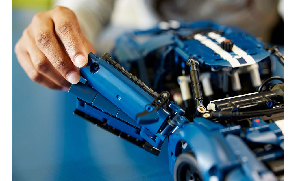 LEGO Technic 2022 Ford GT 42154