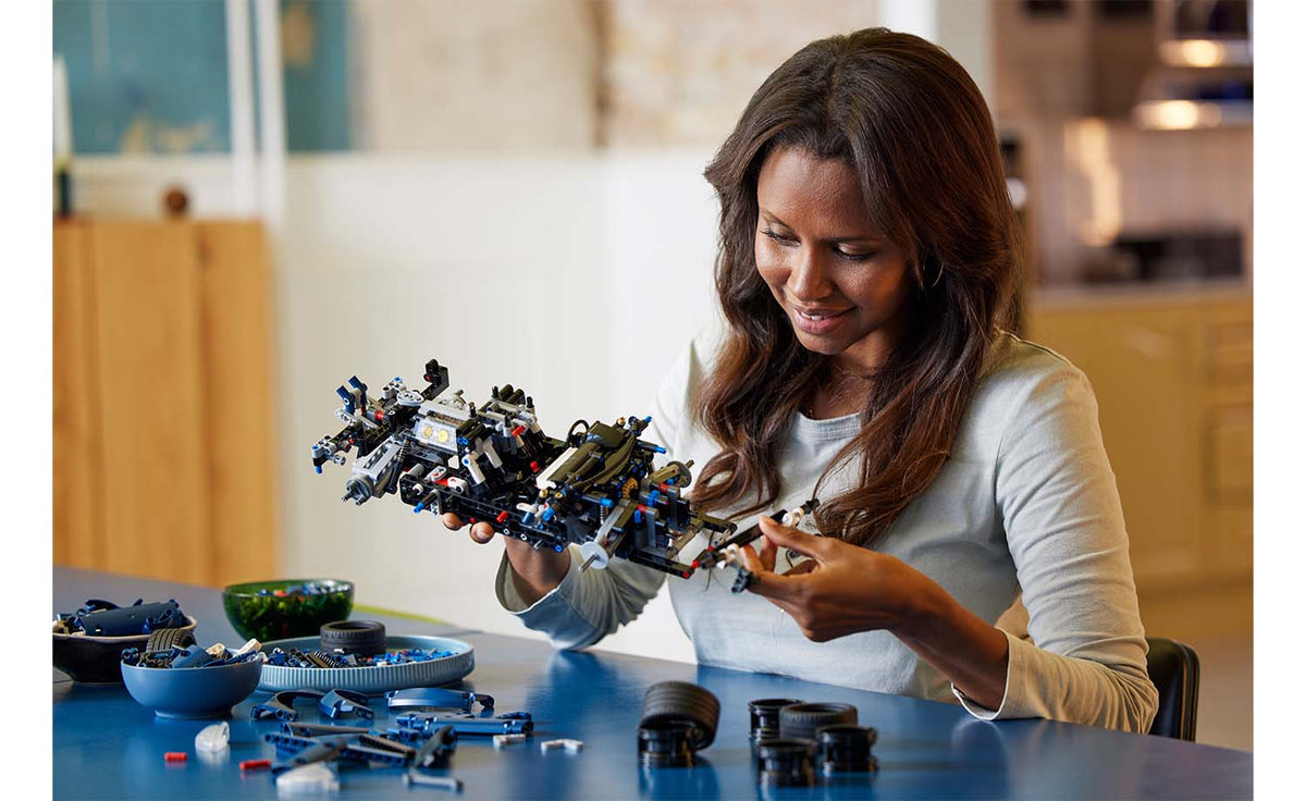LEGO Technic 2022 Ford GT 42154