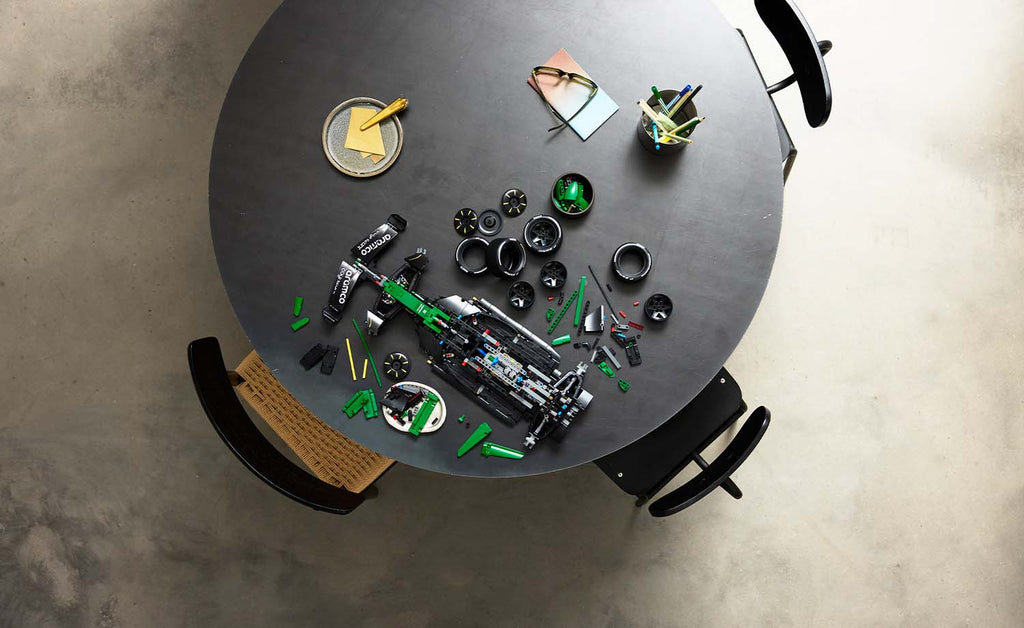 LEGO Technic Aston Martin Aramco AMR25 F1 Car 42240