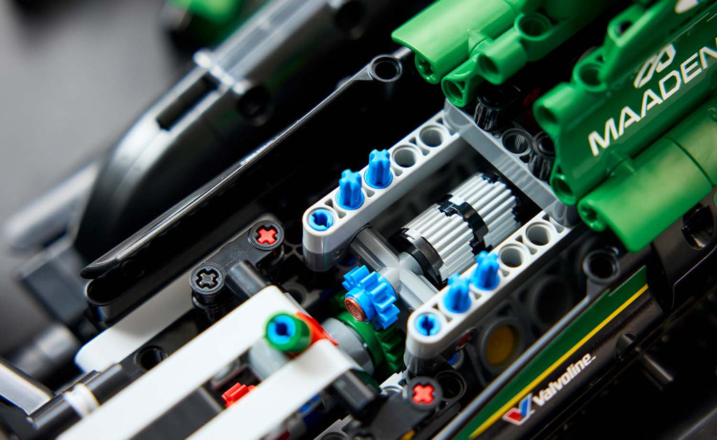 LEGO Technic Aston Martin Aramco AMR25 F1 Car 42240