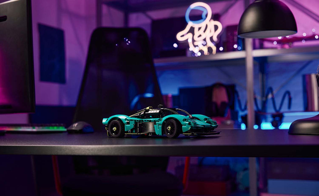 LEGO Technic Aston Martin Valkyrie 42208