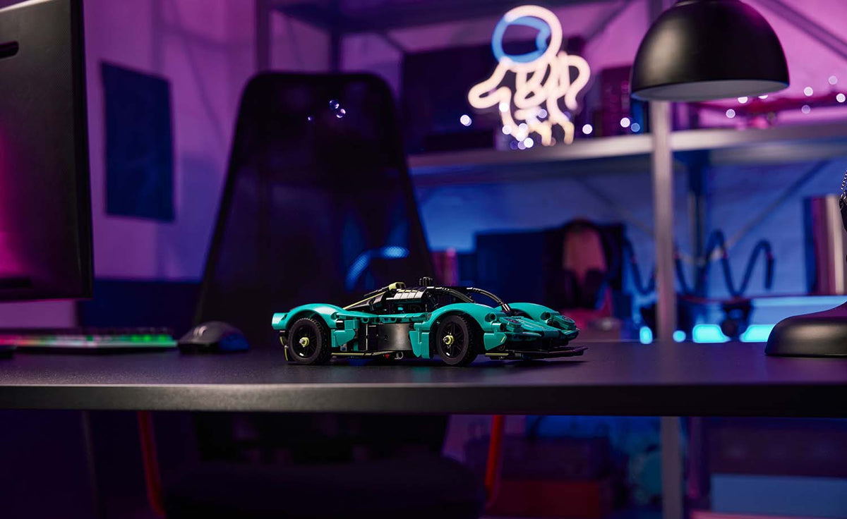 LEGO Technic Aston Martin Valkyrie 42208