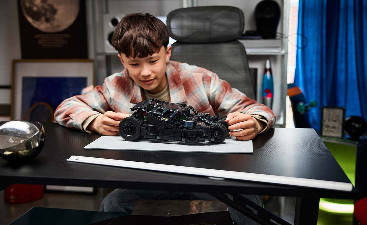 LEGO Technic Batmobile Tumbler 42239