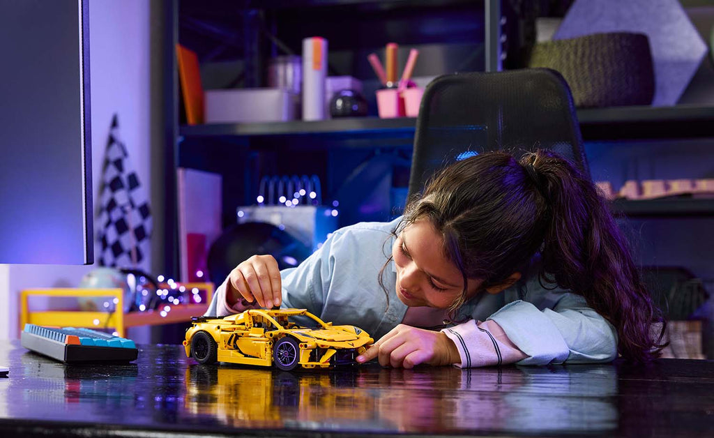 LEGO Technic Chevrolet Corvette Stingray 42205