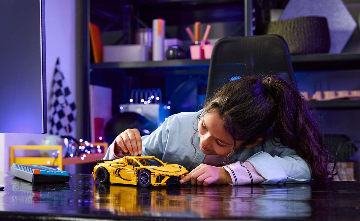 LEGO Technic Chevrolet Corvette Stingray 42205