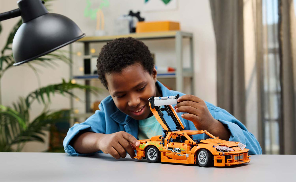LEGO Technic Fast and Furious Toyota Supra MK4 42204
