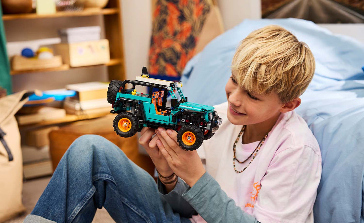 LEGO Technic Jeep Wrangler Rubicon SUV 42227