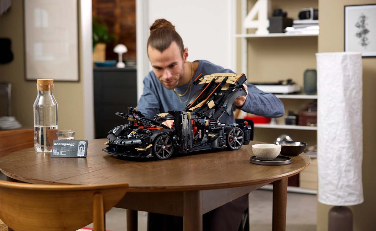LEGO Technic Koenigsegg Sadair's Spear Megacar 42232