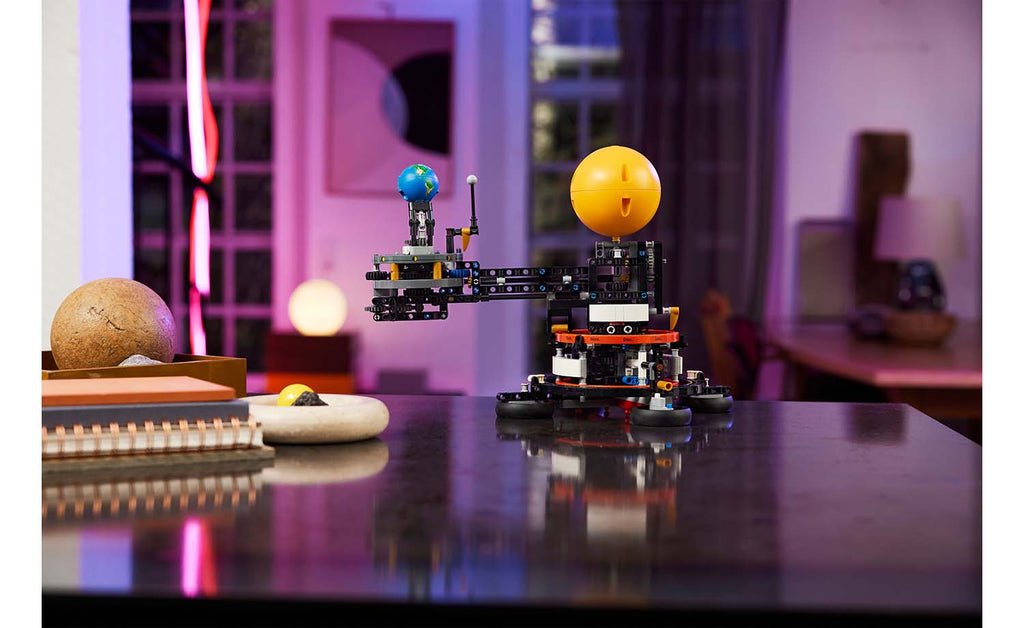LEGO Technic Planet Earth and Moon in Orbit 42179