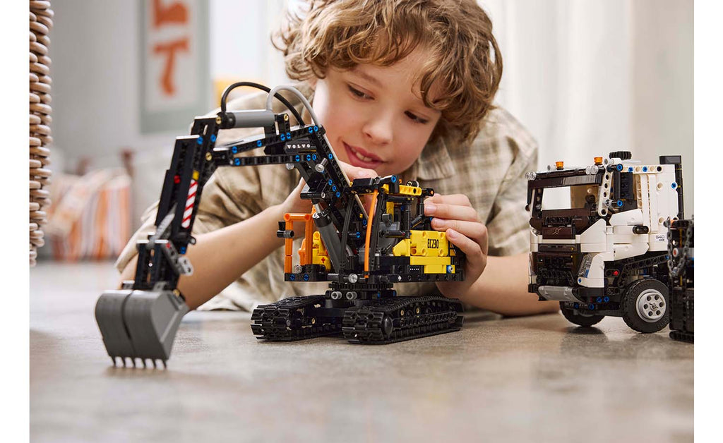 LEGO Technic Volvo FMX Truck & EC230 Electric Excavator 42175