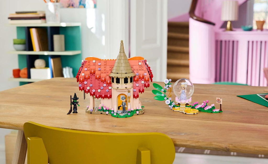 LEGO Wicked Glinda & Elphaba Visit Munchkinland 75690