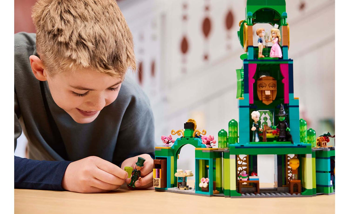 LEGO Wicked Welcome to Emerald City 75684